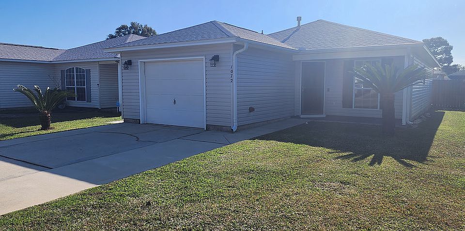 2nd image of 1072 Antigua Cir