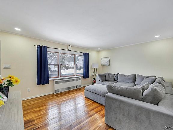 4th image of 41 Winding Road