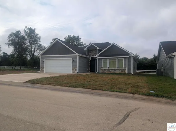302 E Colony Dr, Clinton, MO 64735