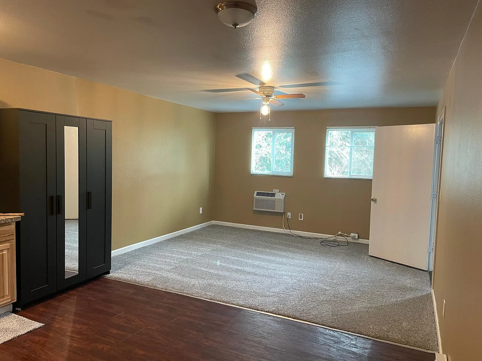 1 bed, 900 sqft, $1,200 — Photo 4
