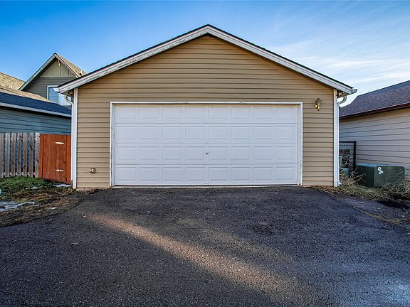 4th image of 4700 Montrose Dr