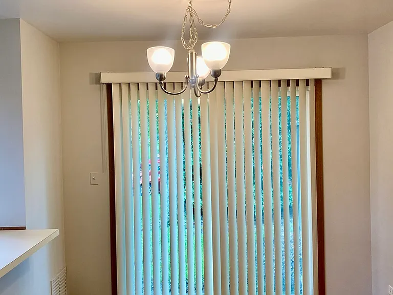 214 Stoneybrook Ln — Photo 8