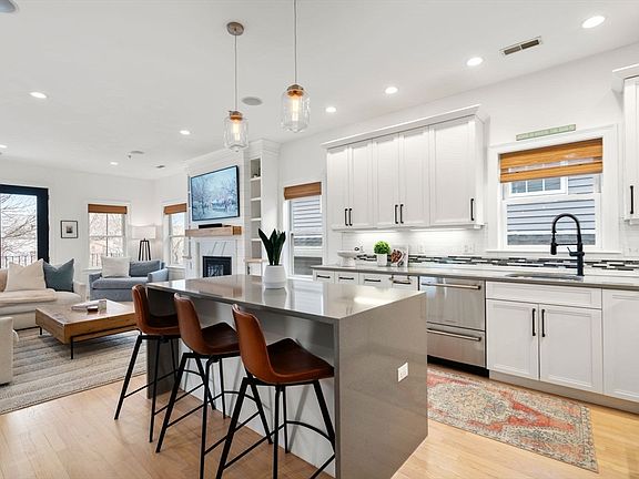 5th image of 745 E Broadway #3