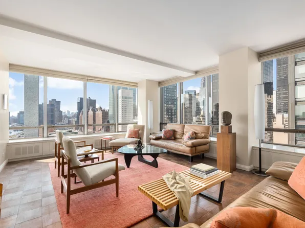 870 United Nations Plaza image 1 of 11