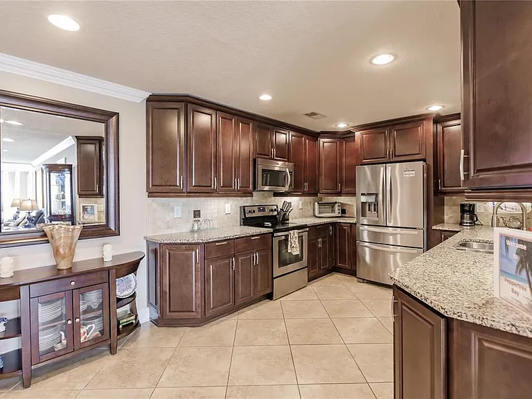 1055 W Peppertree Dr #606AA — Photo 4