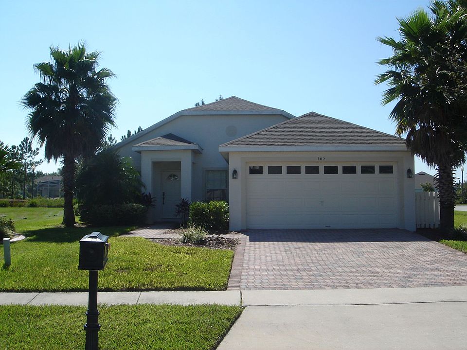 Corner lot,south facing pool