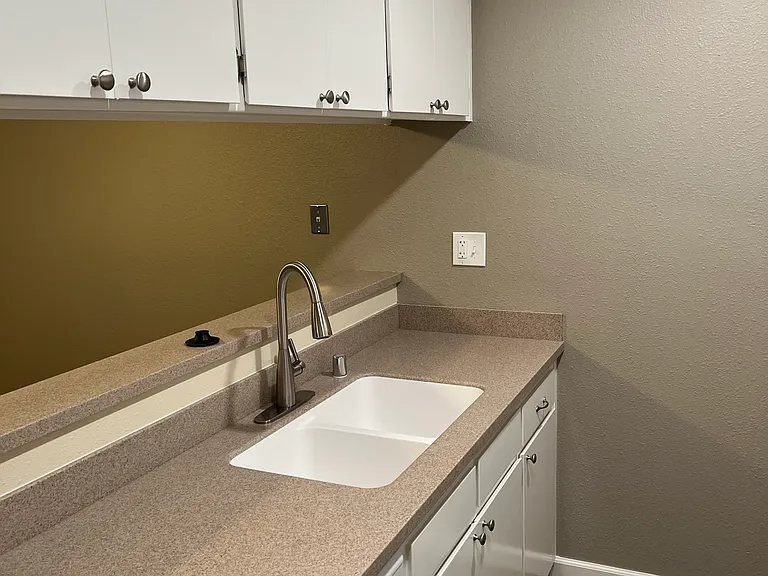 Ceres Plaza Apartments — Photo 19