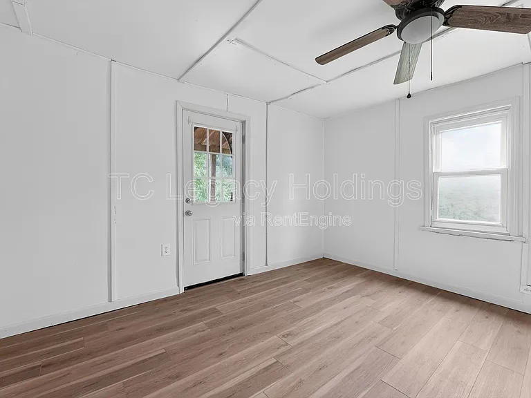 44 Holbert Ave — Photo 24