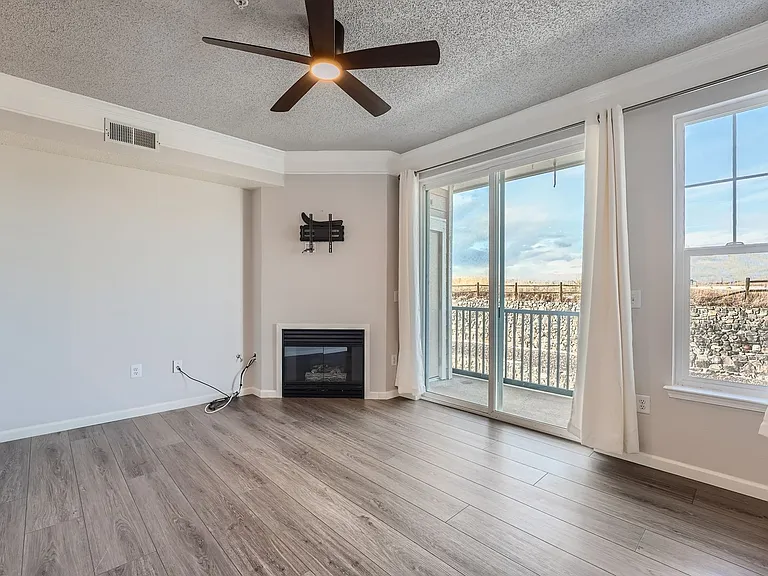 2035 Eagle Ave — Photo 4
