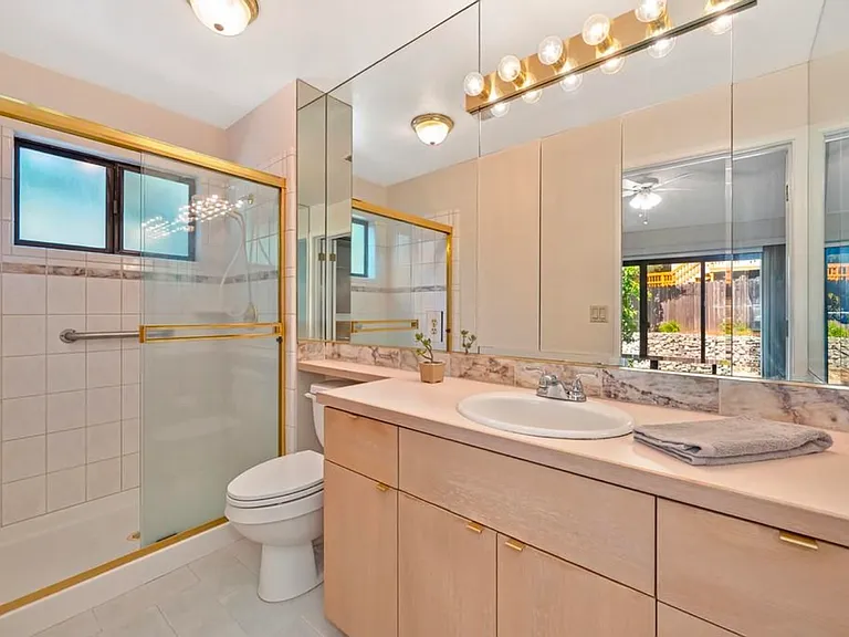 1545 Wimbledon Dr — Photo 8