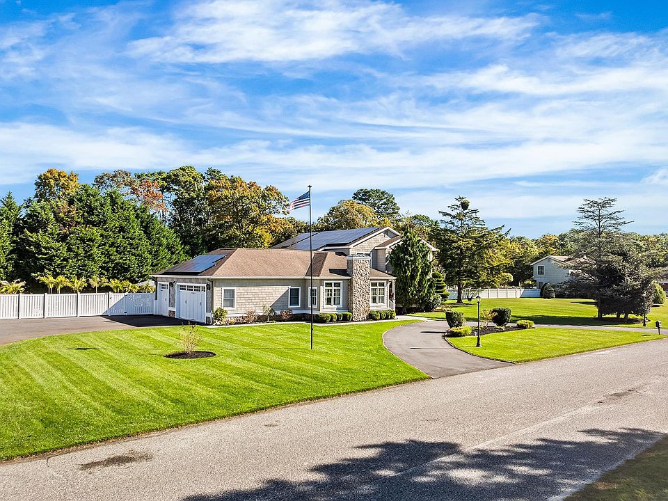 1st image of 18 Brook Ridge Rd