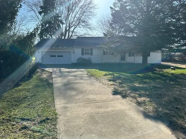 10810 Angling Rd, Wakeman, OH 44889