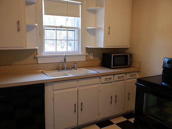 4th image of 506 Monticello Dr NW