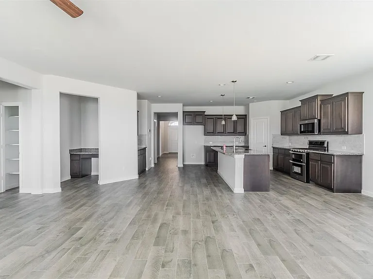 1343 Fox Hollow Rd — Photo 8