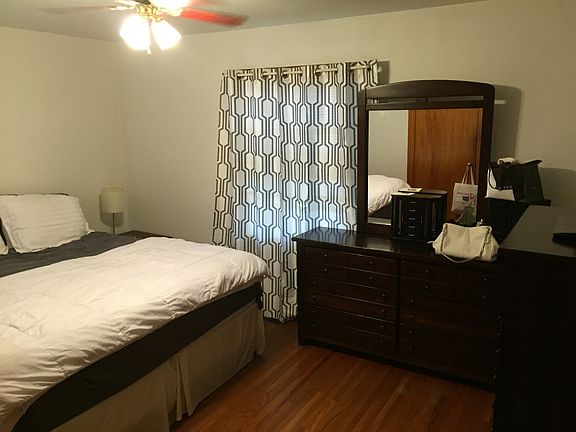 5th image of 2540 Griffith Ave