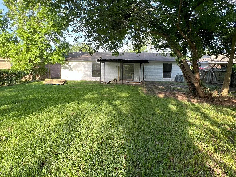 4810 General Bragg Dr — Photo 15