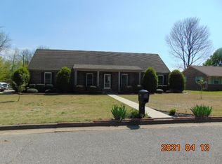 701 Jamestown Rd, Dyersburg, TN 38024