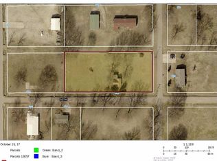 530 E 10th St, Cherryvale, KS 67335