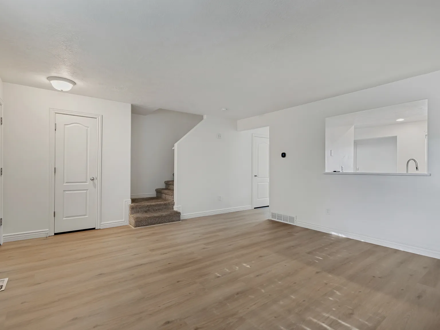 3 bed, 1756 sqft, $1,900 — Photo 3