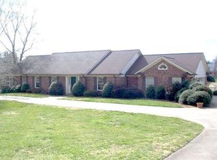 1992 Cedar Rock Estate Dr, Lenoir, NC 28645