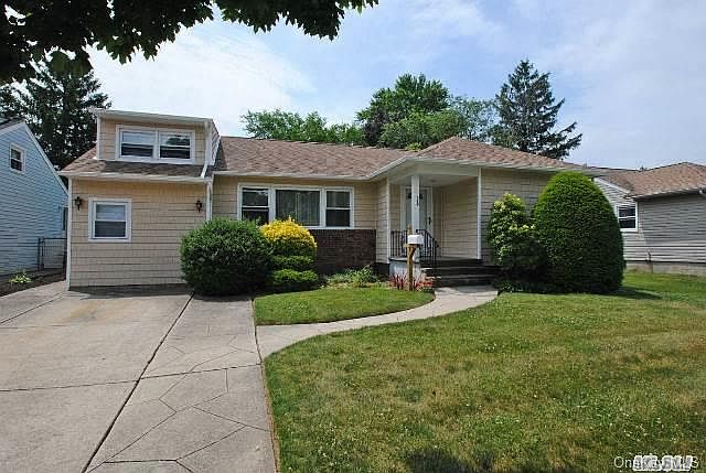 1st image of 528 N Hawthorne Street