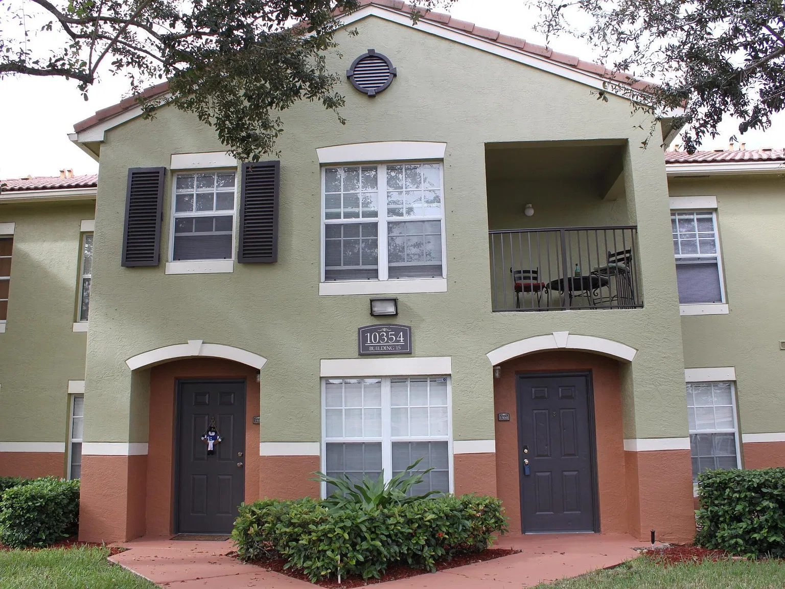 2 bed, 2.0 bath, 1051 sqft, $2,100 — Photo 1