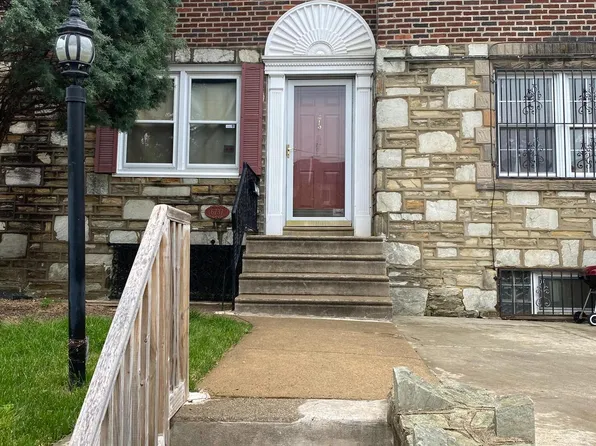 6737 Gillespie St, Philadelphia, PA 19135