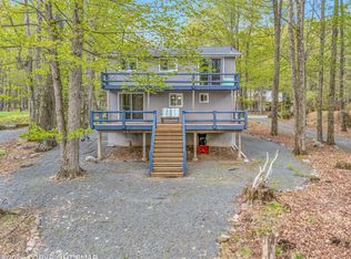 1217 Arrowhead Dr, Pocono Lake, PA 18347