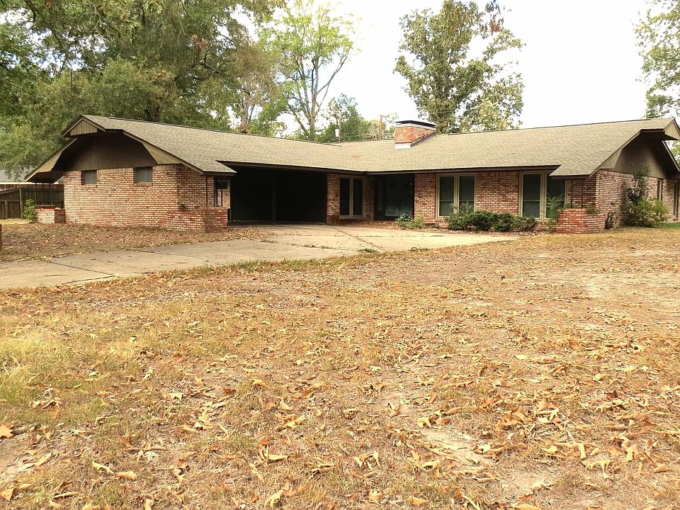 1st image of 2403 W 40th Ave