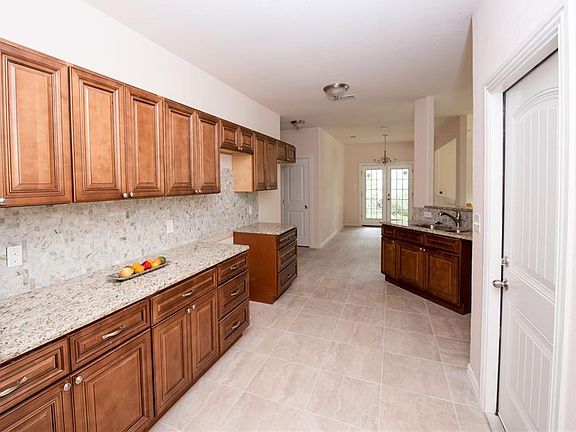 2nd image of 1606 Hilltop Dr
