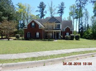 180 Normandy Dr, Fayetteville, GA 30214