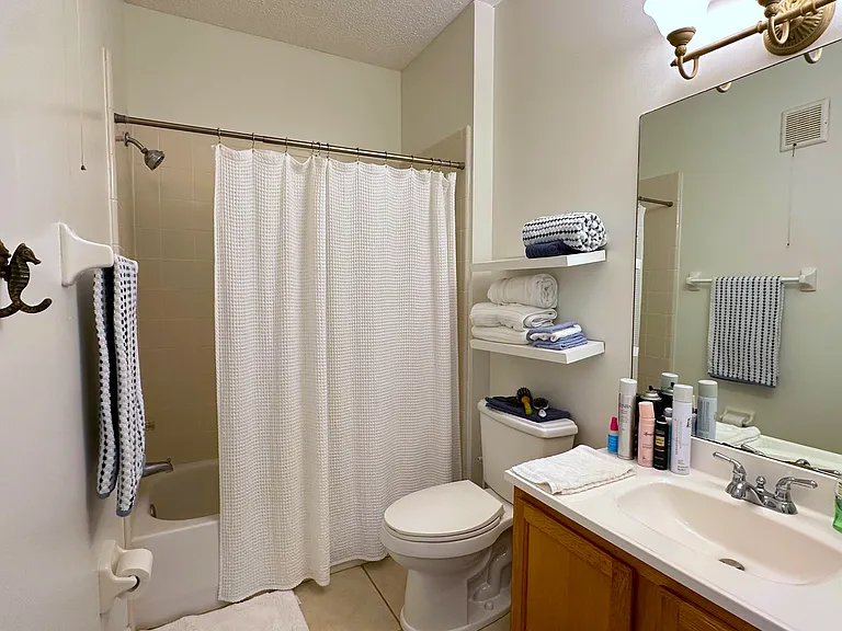 1601 Nectarine St #J4 — Photo 17