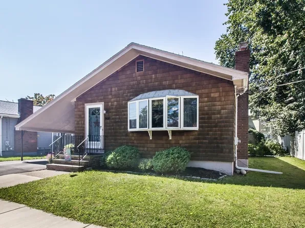 500 Winthrop St, Winthrop, MA 02152
