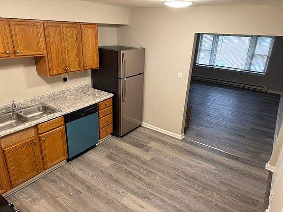 4th image of 1539 Wentworth Ave #3E