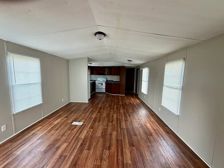 77 Long Leaf Ln — Photo 2