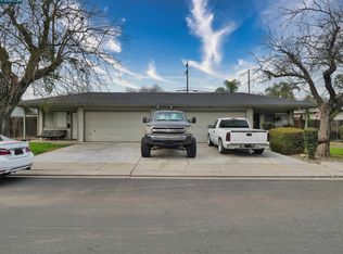 211 Kingston Ln, Modesto, CA 95354