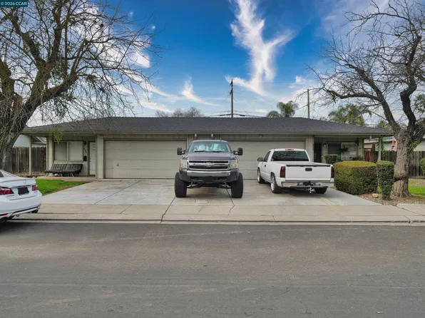 211 Kingston Ln, Modesto, CA 95354