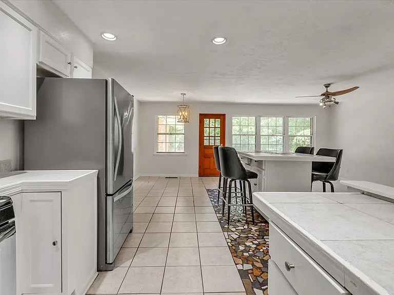 2037 NW 47th St — Photo 10