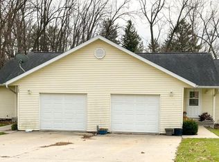 722 Madison St, Mineral Point, WI 53565