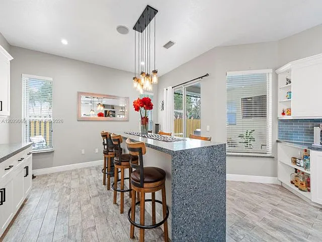 2021 SE 17th Ave — Photo 7