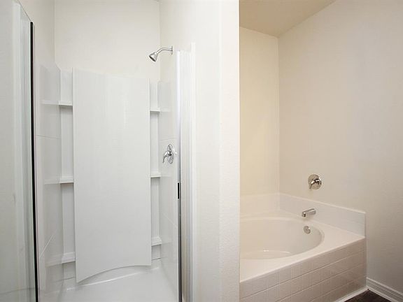 4th image of 2418 Regatta Ln