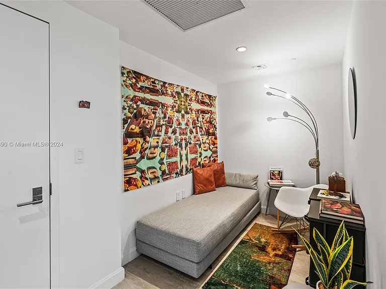 55 SW 9th St #1801 — Photo 3