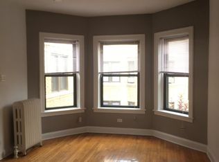 600 W Stratford Pl, Chicago, IL 60657