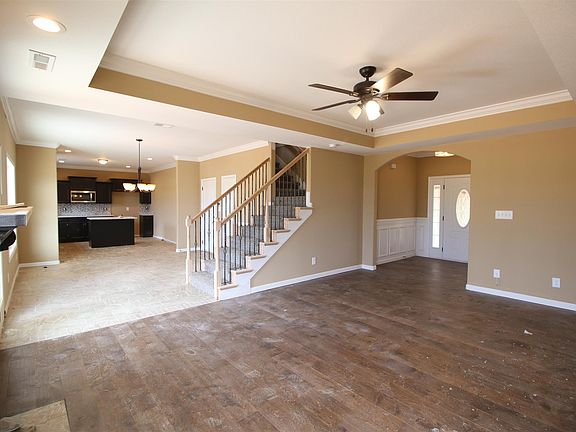 5th image of 461 Summerfield