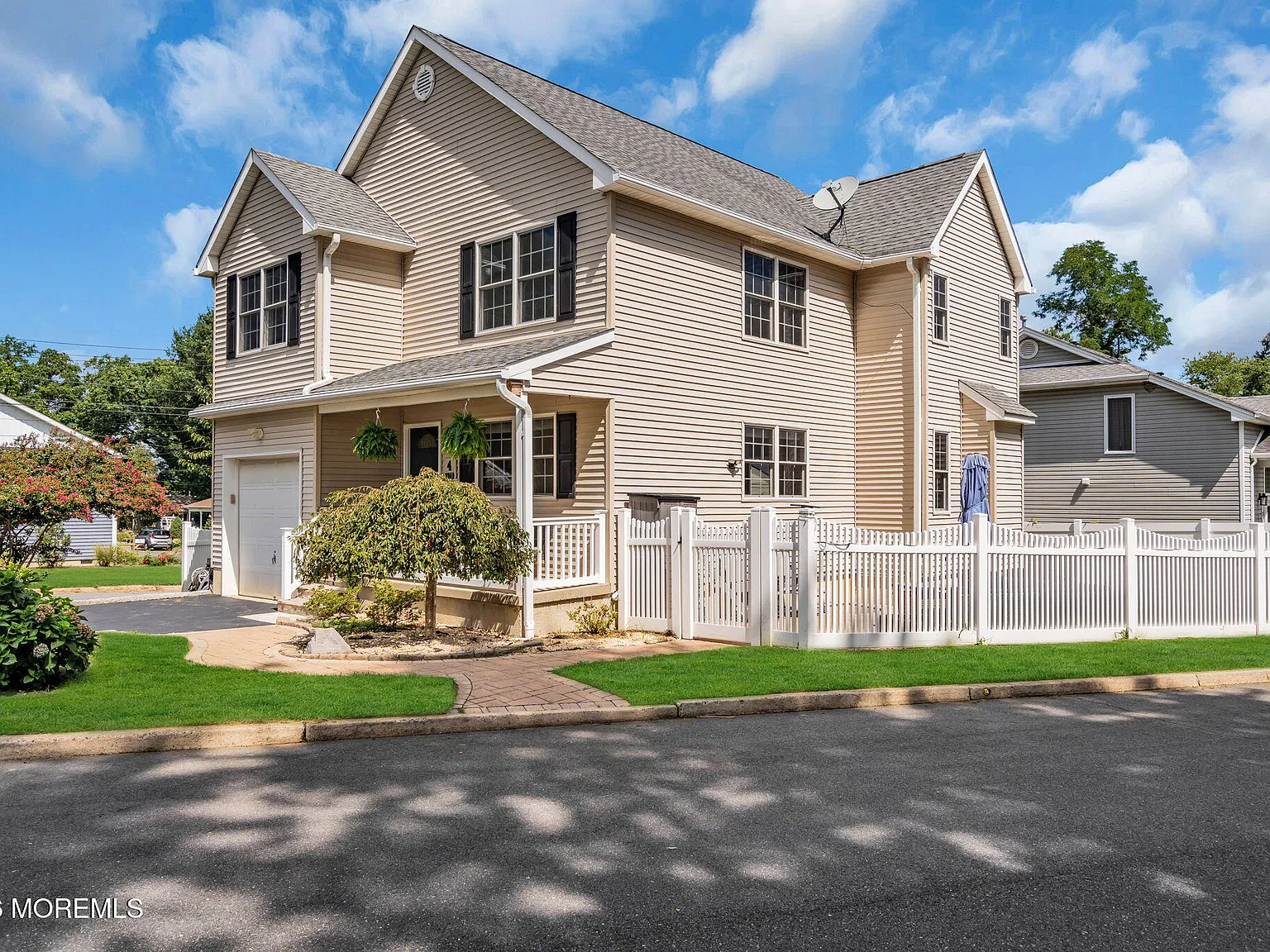 4 bed, 3.5 bath, 1820 sqft, $4,600 — Photo 3
