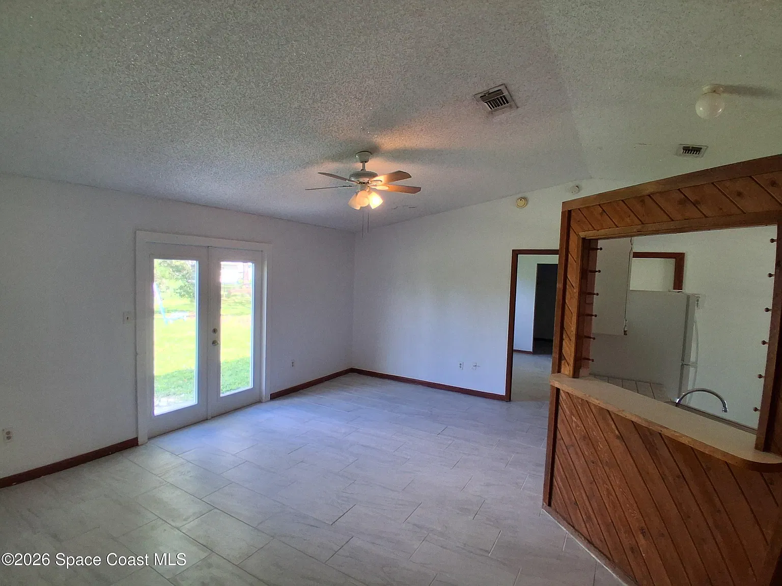 3 bed, 2.0 bath, 1056 sqft, $1,750 — Photo 4