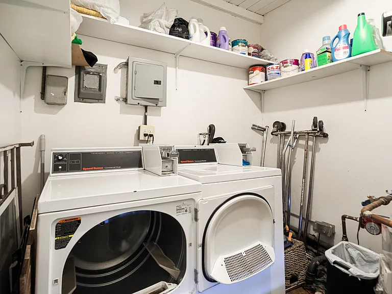 1619 Lucile Ave #2 — Photo 11