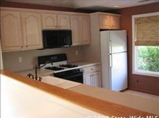 1 Vanderbilt Dr, Narragansett, RI 02882