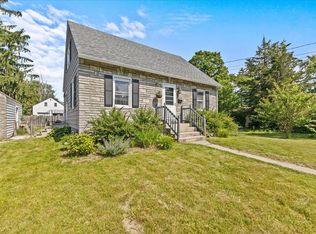 2 Maplewood Dr, South Burlington, VT 05403
