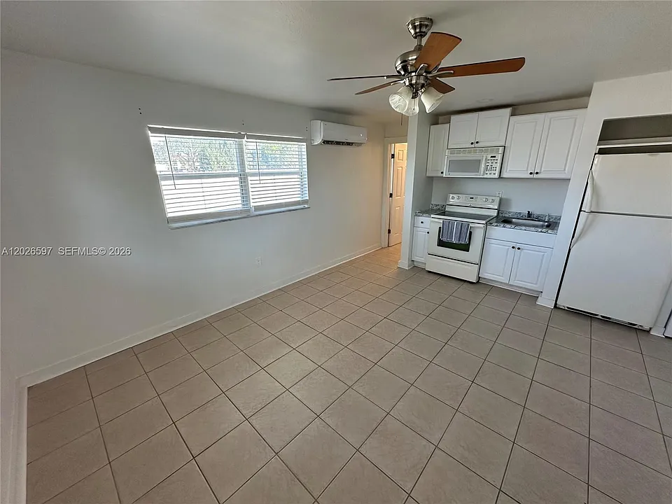 318 Tarpon Dr #1